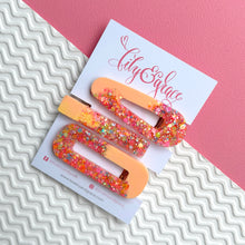 Load image into Gallery viewer, GLITTER-FILLED HAIR GRIPS