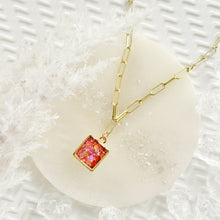 Load image into Gallery viewer, SQUARE GLITTER PENDANT
