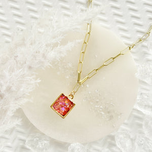 SQUARE GLITTER PENDANT