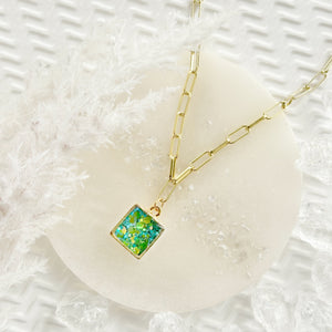 SQUARE GLITTER PENDANT