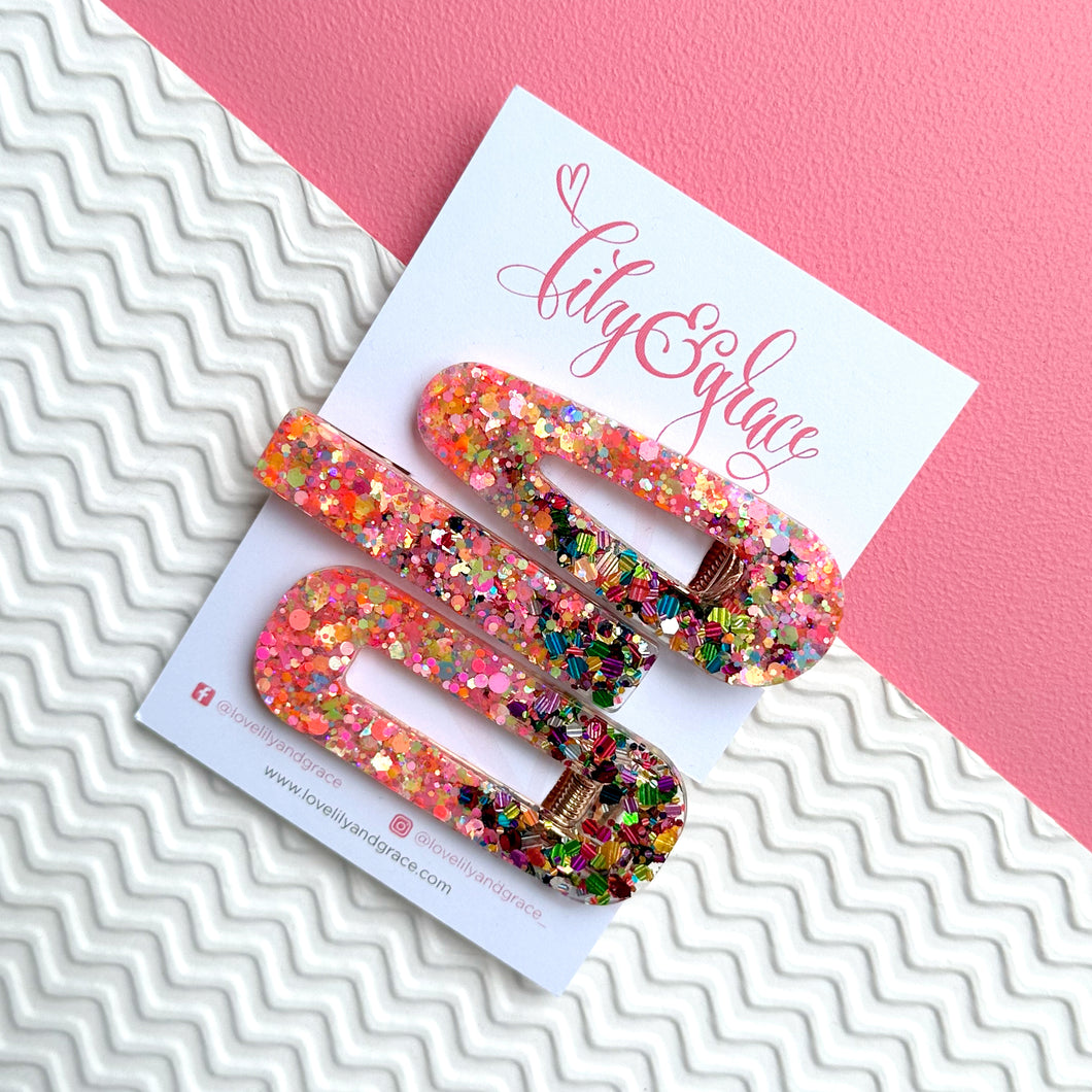 GLITTER-FILLED HAIR GRIPS