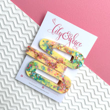 Load image into Gallery viewer, GLITTER-FILLED HAIR GRIPS
